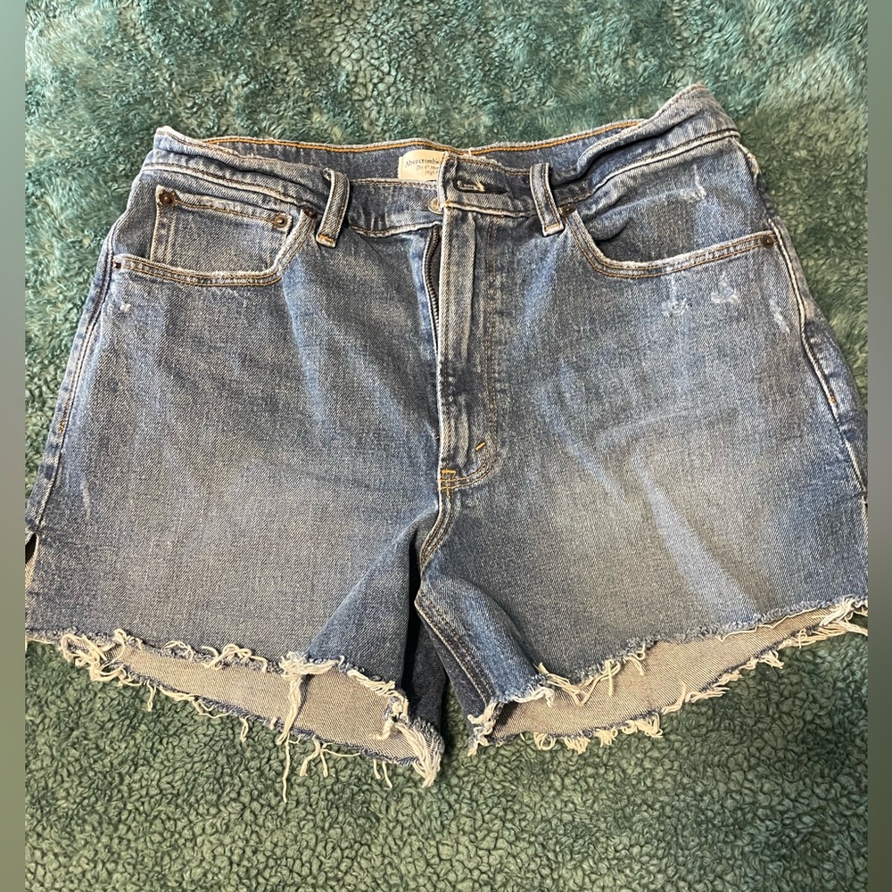 Abercrombie Mom shorts